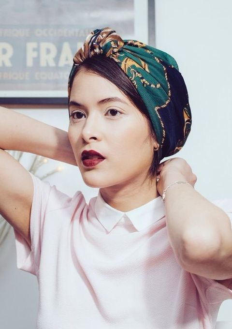 Il ritorno del foulard anni ’60: La nuova tendenza moda della primavera 2025